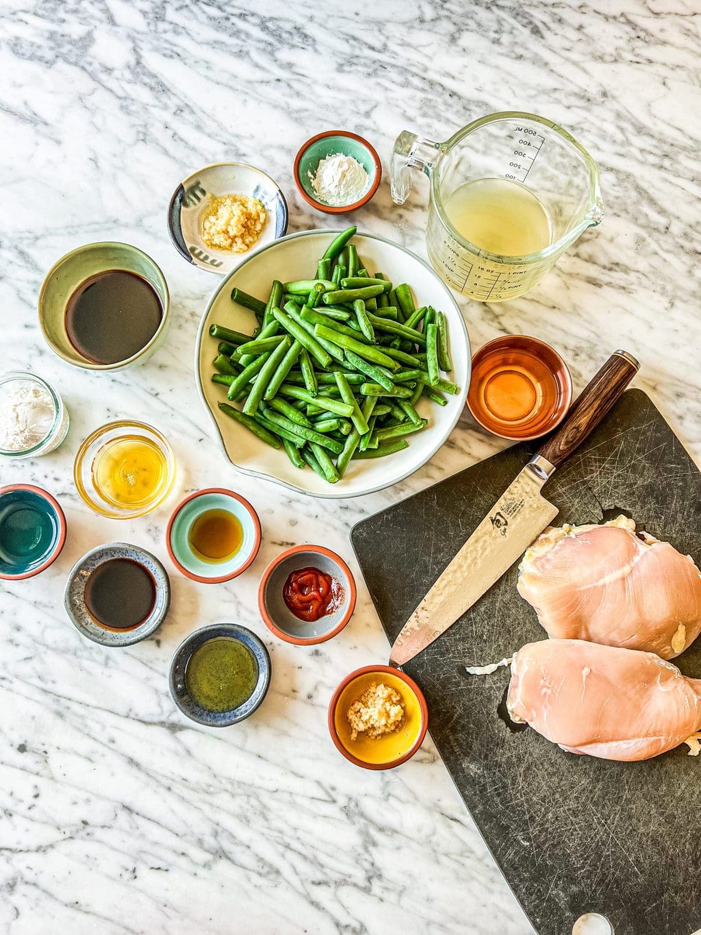 chicken breasts, green beans, chicken stock, garlic, honey, soy sauce, rice vinegar, sesame oil, sriracha