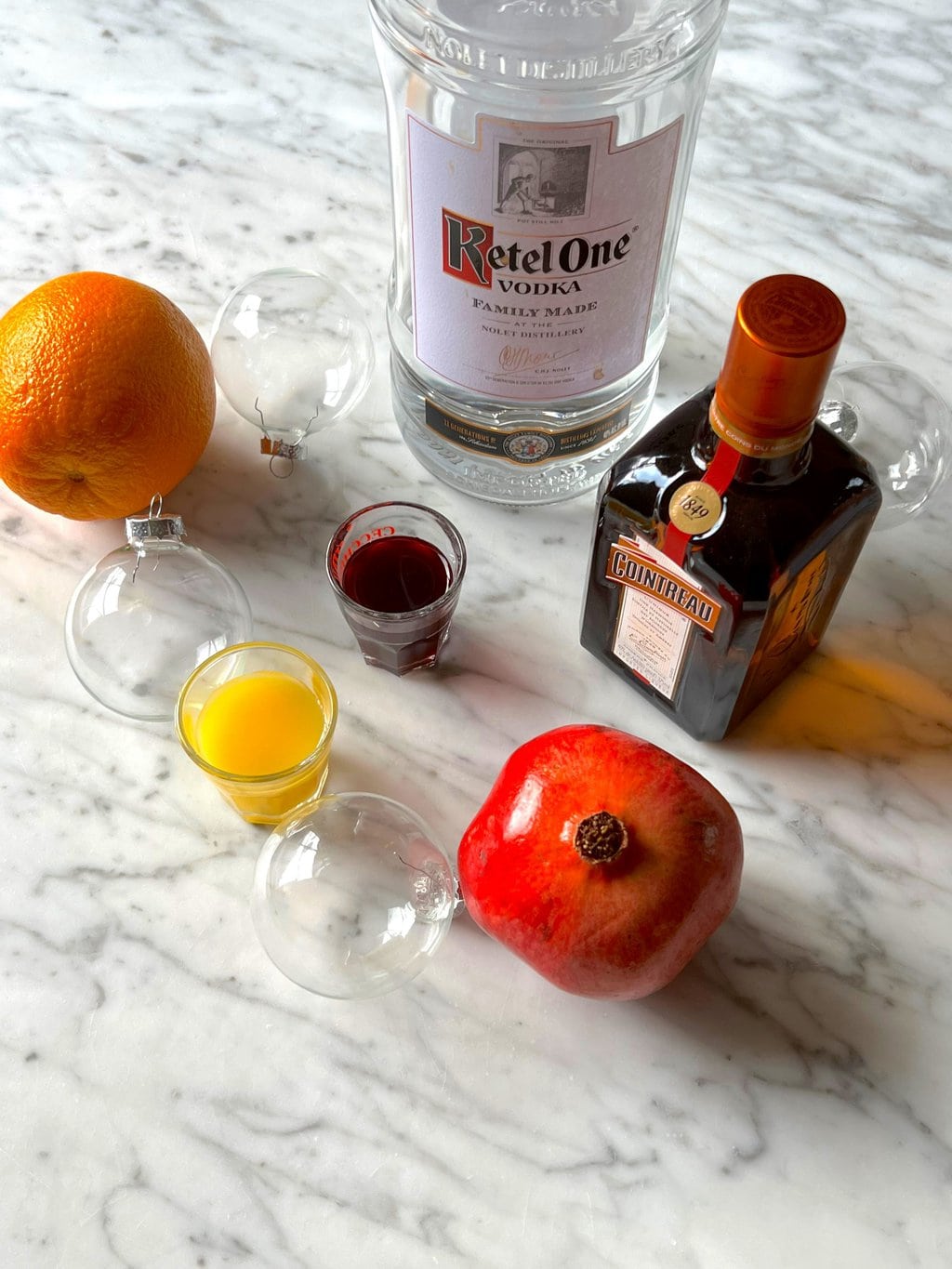 vodka, cointreau, pomegranate, orange juice, pomegranate juice, orange, glass ornaments